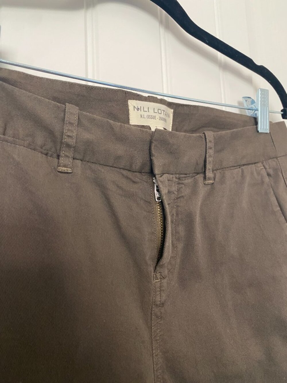 Nili Lotan | East Hampton Pant in Brown - Picture 6 of 15